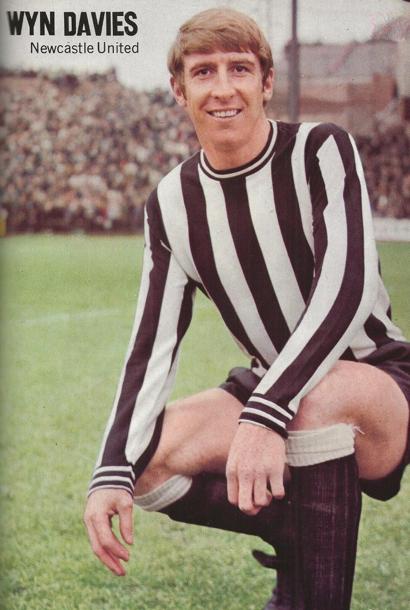 dougofthecorner's tweet image. On the 4th April 1970 my life changed forever as I first felt the magic of a packed St James Park and watched my heroes in plain black & white stripes beat Man Utd 5-1. Leading the line that day was the Mighty Wyn Davis in the famous number 9 shirt. Forever a hero … RIP ✊🏻🤍🖤