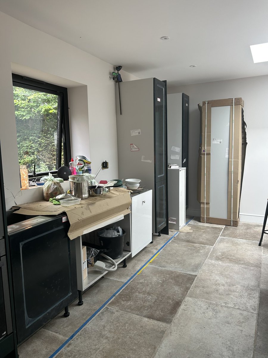gilldoestech's tweet photo. @WrenKitchens this is where my dream kitchen is 7 weeks from installation. Appalling experience. Cabinets lost in space TWICE. I paid £35,000 for this? https://t.co/TA0PAwwW3O