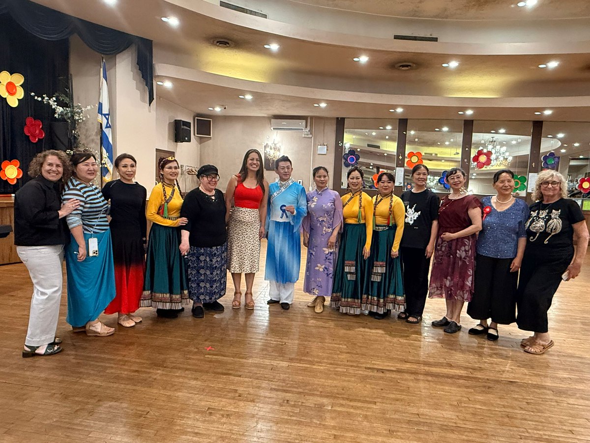 NYCAging's tweet image. Talent truly is timeless! Nearly 150 older adults brought creativity and energy to Rego Park’s Talent is Timeless competition, celebrating self-expression, connection, and unforgettable performances. 💃🏽🎶🙌 #TalentIsTimeless #NYCAging