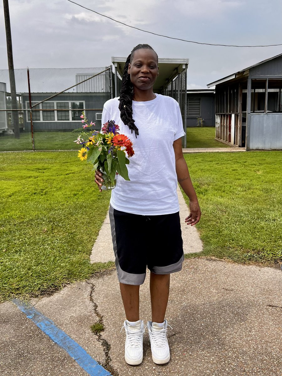 paroleproject's tweet image. After 20 years in prison Keiana received her second chance. She looks forward to finishing the college degree she’s been working on now that she’s home.
