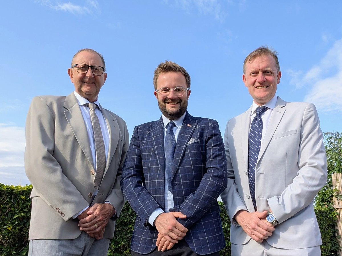 RUKRutland's tweet image. Three Long-Serving Councillors Create Reform UK Group on South Kesteven District Council, Citing “Principles and the People”.
Cllrs David Bellamy and Ben Green (Isaac Newton Ward), along with Councillor Graham Jeal (St Vincent’s Ward) announced their decision to join Reform UK.