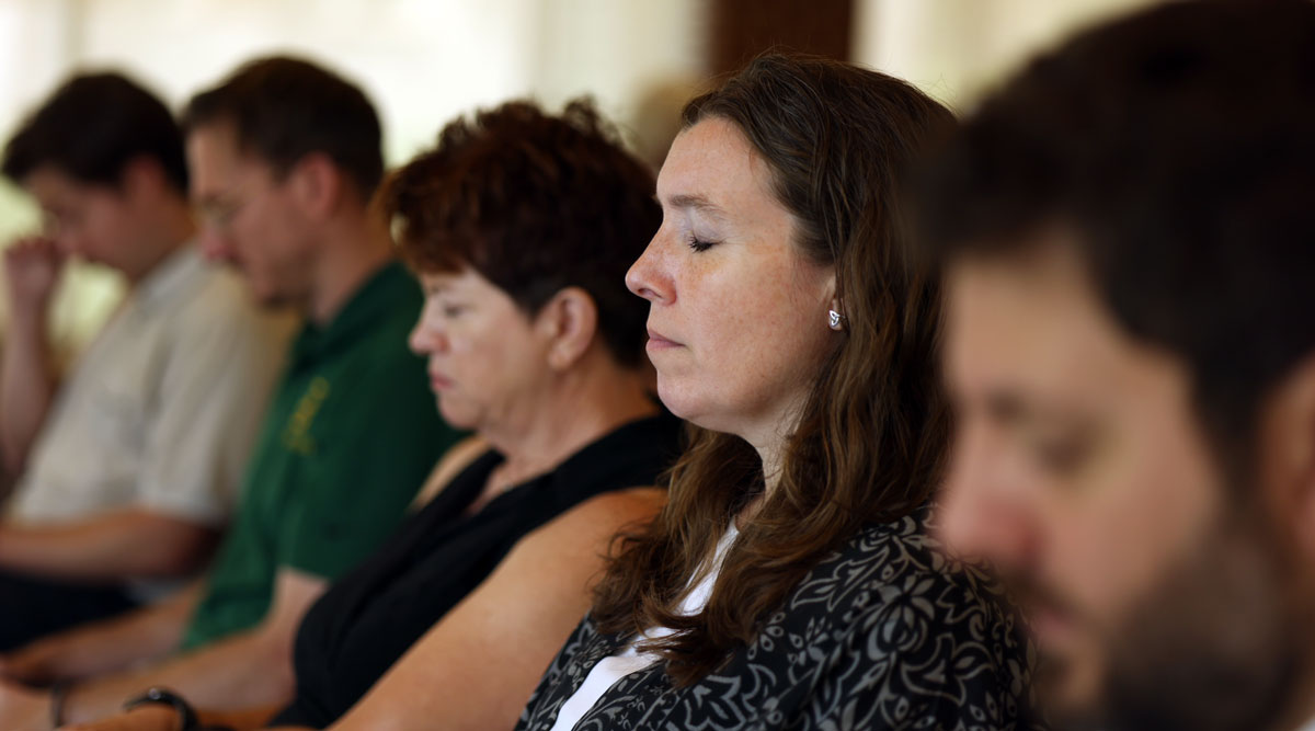 Baylor's tweet image. "God is our refuge & strength, an ever-present help in trouble. Therefore we will not fear... The Lord Almighty is with us." ๐๐๐
Baylor's campus community came together in prayer this afternoon for Texas flood victims:
