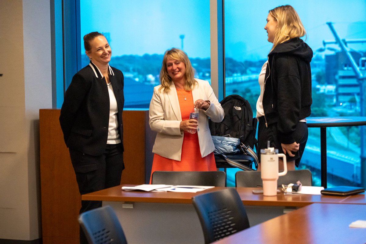 GopherWBB's tweet image. We loved being mentored by these amazing women - thank you for giving us advice on investing & sharing tax tips that will help us learn how to build a strong financial future!
#SkiUMah | #Gophers〽️