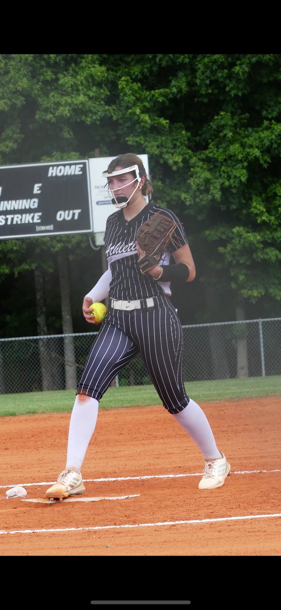 Sydney7Boothe's tweet photo. First day of Triple Crown Nationals is in the books. Today I closed our first game pitching 2 innings with 0 runs allowed and 1k. (8-0) I pitched the entire second game earning a shutout with 1k and giving up 3 hits (10-0) Great start to the weekend‼️🥎 @08SCANATIONAL https://t.co/cMHSbY9GiL