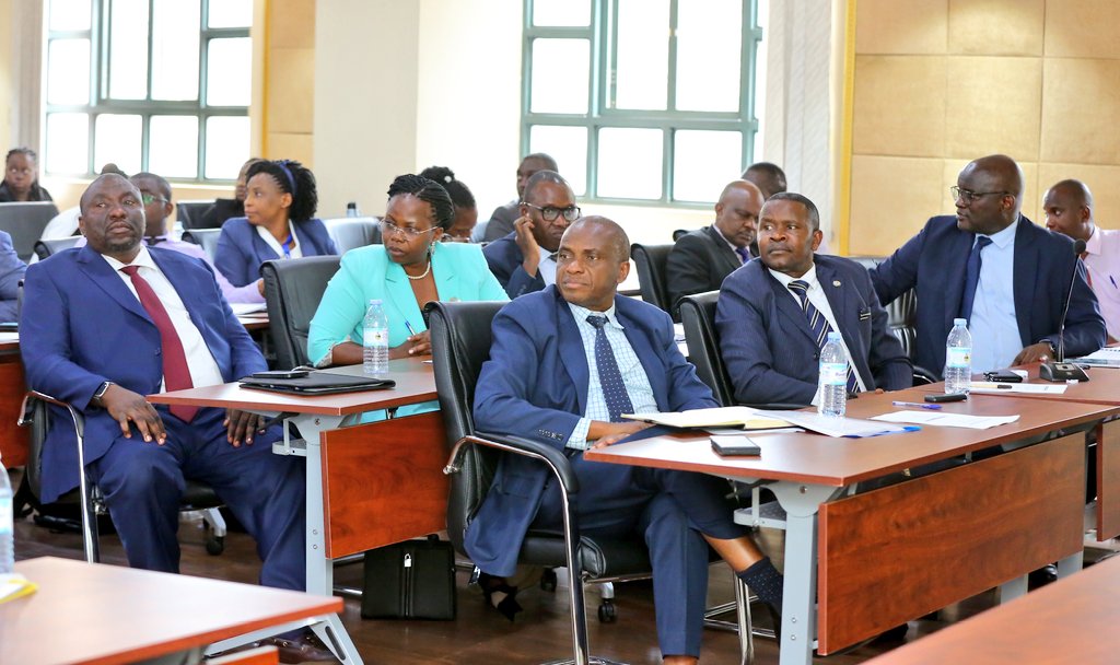 mofpedU's tweet image. 6TH STRATEGY IMPLEMENTATION GROUP (SIG) MEETING:
Officiating at the 6th SIG meeting today, Deputy Secretary to the Treasury,Patrick Ocailap said Integrated Transport and Infrastructure Services (ITIS) Program is central to Uganda’s development priorities under the Fourth…
