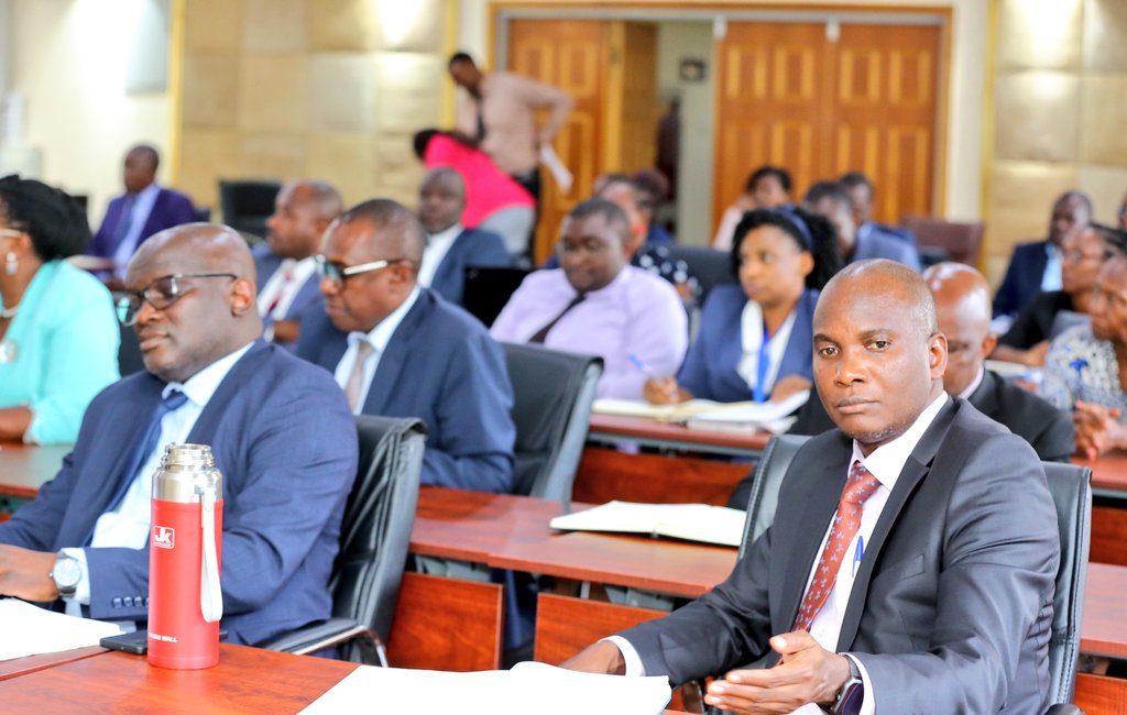 mofpedU's tweet image. 6TH STRATEGY IMPLEMENTATION GROUP (SIG) MEETING:
Officiating at the 6th SIG meeting today, Deputy Secretary to the Treasury,Patrick Ocailap said Integrated Transport and Infrastructure Services (ITIS) Program is central to Uganda’s development priorities under the Fourth…