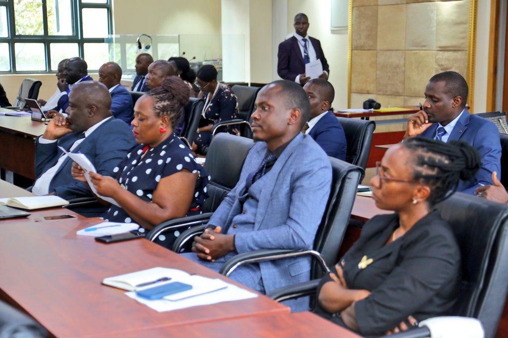 mofpedU's tweet image. 6TH STRATEGY IMPLEMENTATION GROUP (SIG) MEETING:
Officiating at the 6th SIG meeting today, Deputy Secretary to the Treasury,Patrick Ocailap said Integrated Transport and Infrastructure Services (ITIS) Program is central to Uganda’s development priorities under the Fourth…