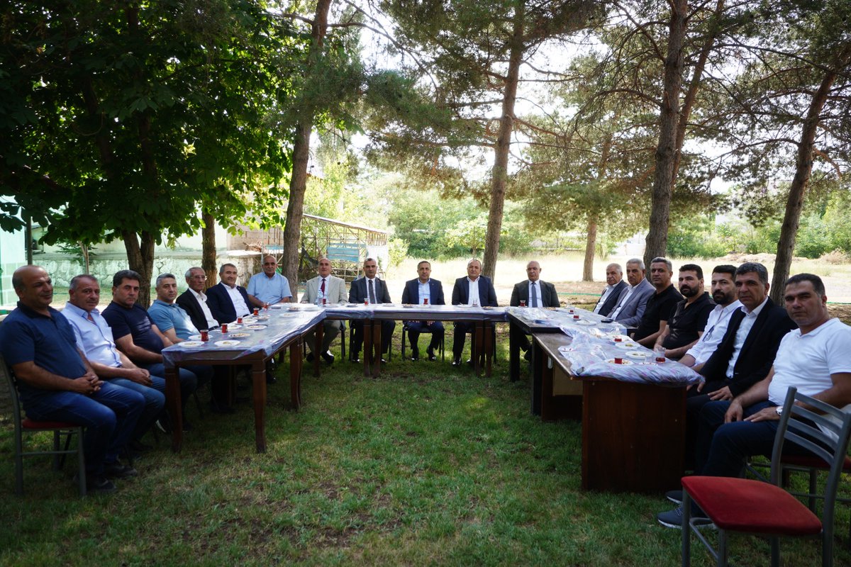 Akparti İl Başkanı Sayın Abdulahat Arvas Bey ile Erciş STK Platformu Başkanlarıyla Ercişi mizin sorun ve Sıkıntılarını dile getirdik