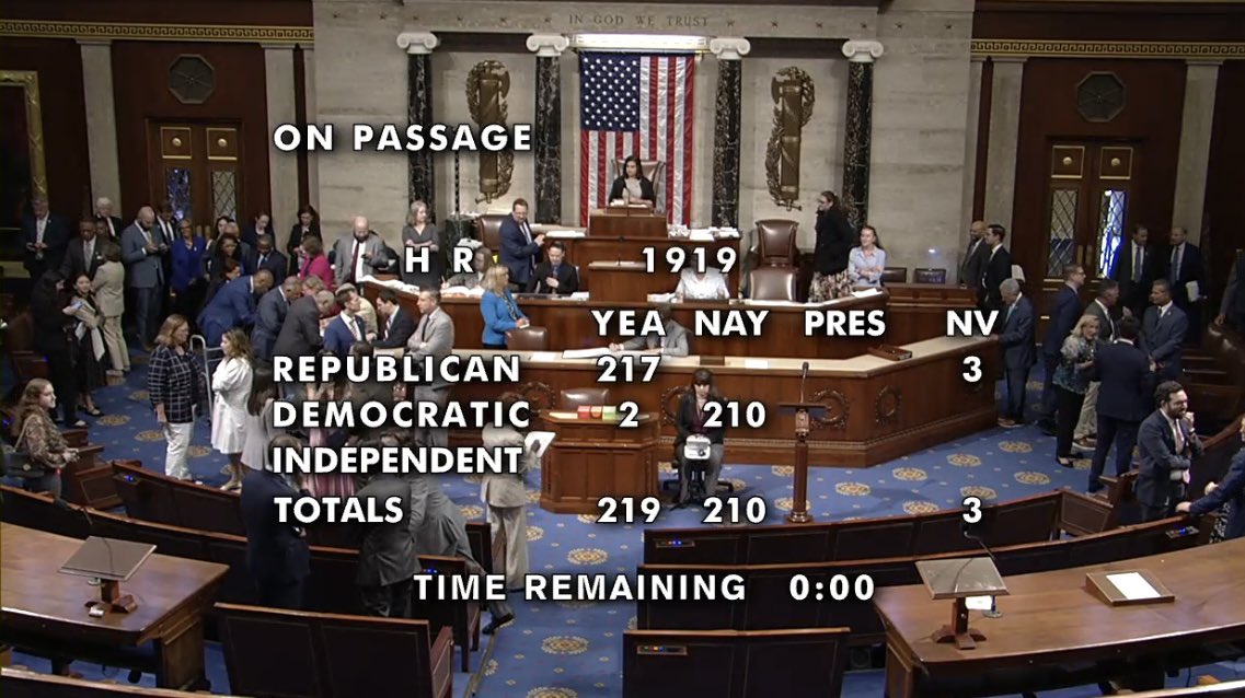 RepDaveTaylor's tweet image. Keep Big Brother out of Americans’ wallets.
210 Democrats just voted to allow a central bank digital currency that could be used to track Americans' transactions AND censor political opponents.
Needless to say, I voted in support of the Anti-CBDC Surveillance State Act to…