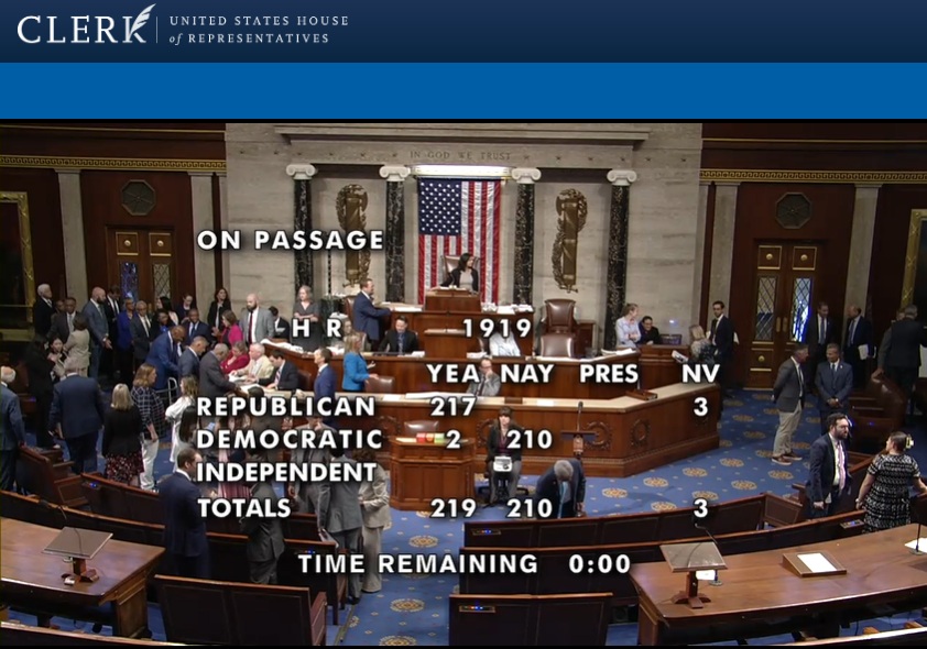 BitcoinInsight1's tweet image. The US House bill to amend the Federal Reserve Act to prohibit the Federal Reserve banks using a CBDC just passed by a narrow bipartisan majority, it will have to pass the Senate (with 60 votes) and be signed by President Trump to become law.