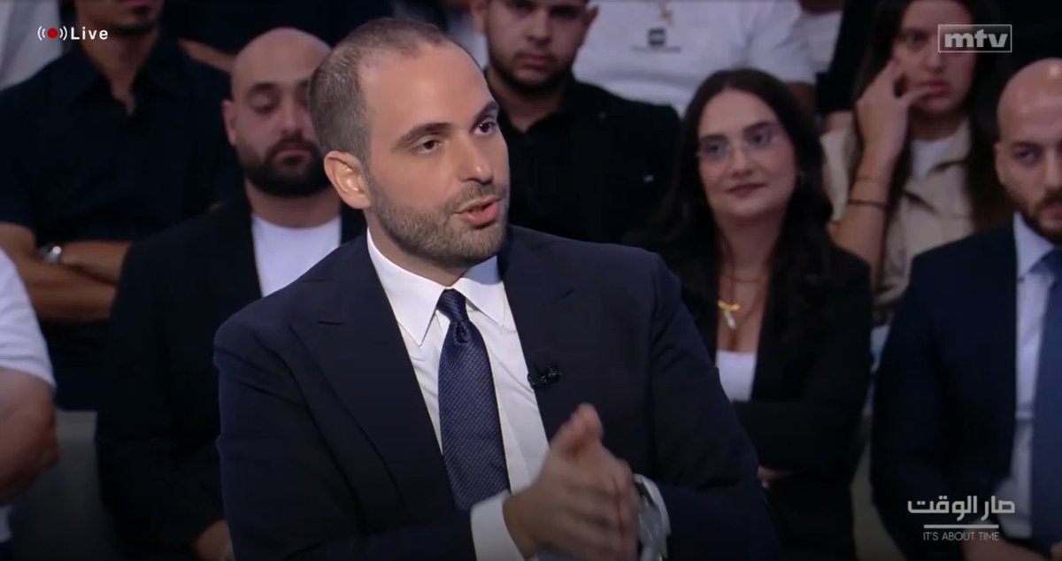 sarelwa2et's tweet image. عندما تُطبّق السيادة على كلّ الأراضي اللبنانيّة عندها يُمكن محاسبة الجيش وعندما انتشر في #الجنوب قام #حزب_الله بإطلاق النار عليه