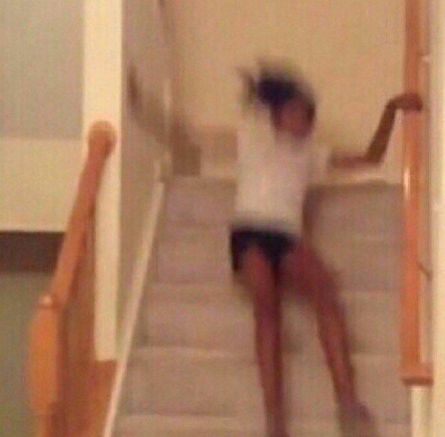 MA PERCHÉ SI È  DISTESO SUL PRATO COME SE JACK DOVESSE DIPINGERLO COME UNA DELLE SUE RAGAZZE FRANCESI??? #TemptationIsland