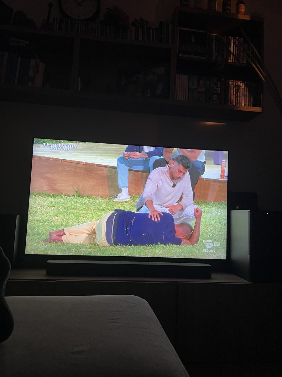 piilvi's tweet photo. Sul dizionario alla definizione di mascolinità tossica troverete un’immagine dei fidanzati di  #TemptationIsland https://t.co/D6m2Tscyn0