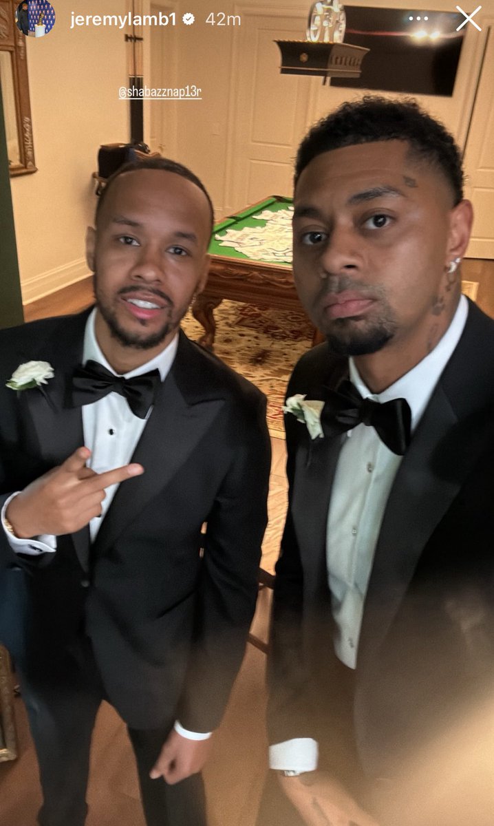 CTScoreboardPod's tweet image. Does Kemba Walker have the best groomsmen lineup you could ask for?