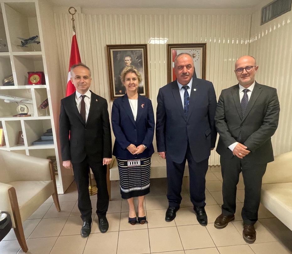 İİT üyesi ülkeler Standardlar ve Metroloji Enstitüsü (SMIIC) Genel Sekreteri İhsan Övüt, Büyükelçiliğimizi ziyaret ederek Büyükelçimiz Deniz Erdoğan Barım ile görüşmüştür.