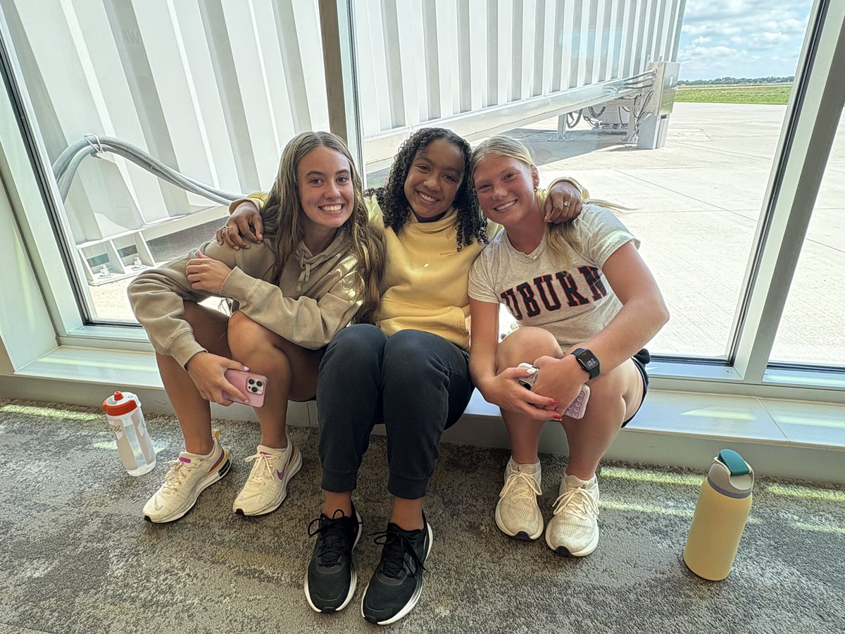 Good luck and safe travels to Chicago! 🏀<a href="/talyavincent1/">Talya Vincent</a> <a href="/Amariward21/">Amari</a> <a href="/trygstadL/">Liberty Trygstad</a>