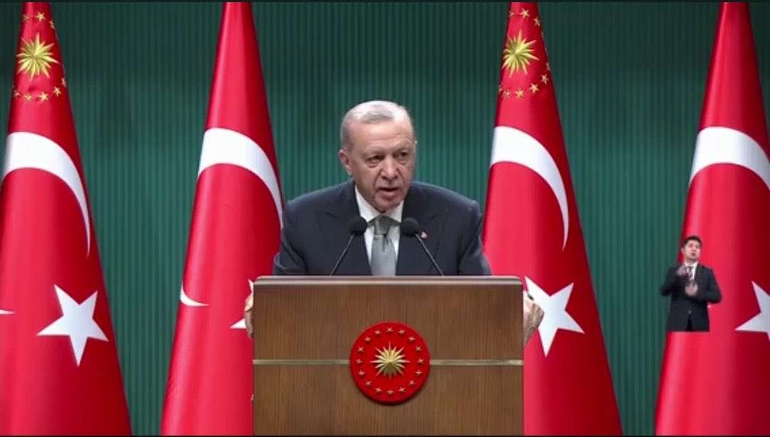 Hamedalalinew's tweet photo. يقصد ما يطلق عليه الكيان ( ممر داود)
الرئيس التركي اردوغان|
" الذين يحلمون بإنشاء ممر في جنوب سوريا
لن يحققوا أهدافهم بإذن الله
-تركيا لن تسمح بذلك أبدا
- من ينزل إلى البئر بحبل اسرائيل...عاجلا او آجلا سيدرك  إنه ارتكب خطأ فادحا في الحساب https://t.co/9Vv7BnXY0V
