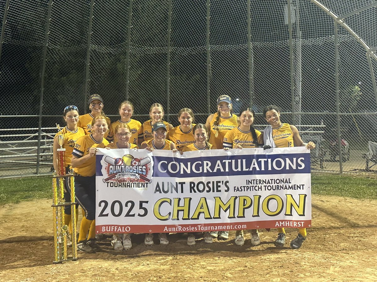 Machajewski2026's tweet image. Excited to get back out on the field this weekend with my @2008PLR girls. We will be playing up in the 18u division at the ACS Steel Town Showdown Showcase. Here is our schedule:
Friday 7/18 @ Monroeville Park West
5:00pm vs Riot on Field 1
6:30pm vs Hurricanes on Field 1…