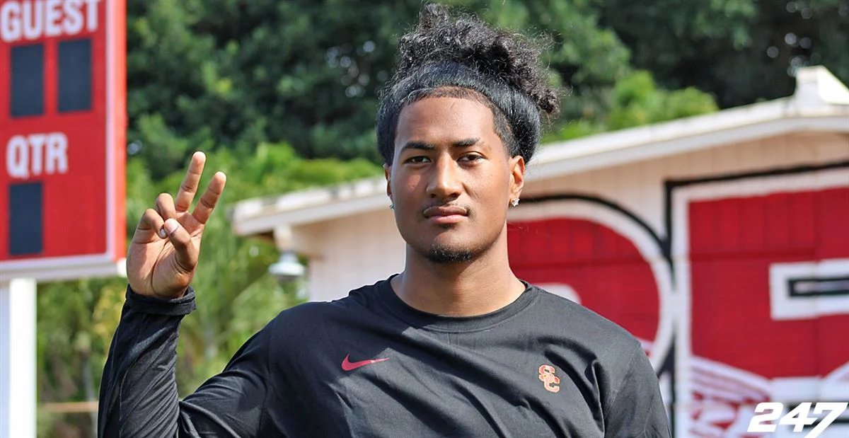 Kahuku (Hawaii) is the new home for linebacker Talanoa Ili, who talked about his commitment to USC, playing his senior season in Hawaii and more 247sports.com/college/usc/ar…