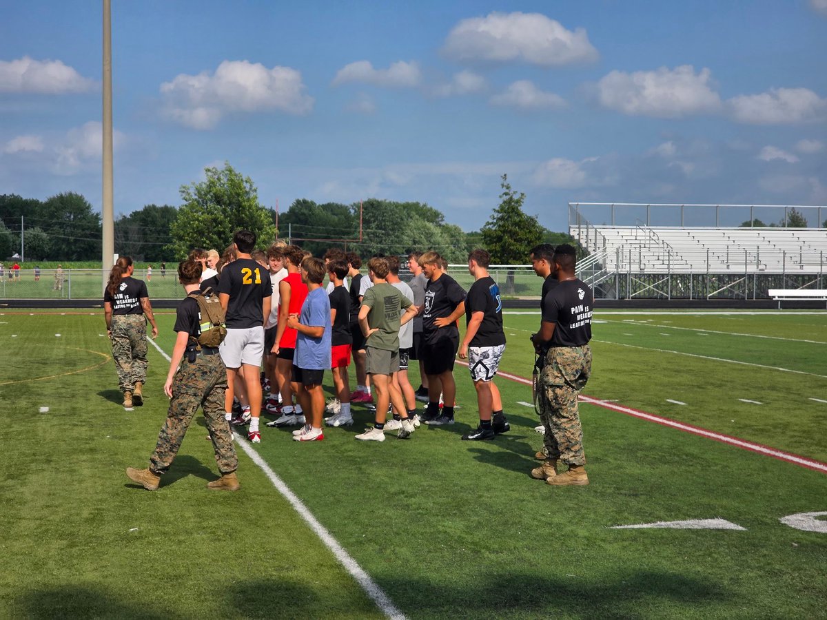 Knightstown Football (@knightstownfb) on Twitter photo Thank you to <a href="/USMC/">U.S. Marines</a> for coming to our school and putting our boys through a grueling workout. We undoubtedly got better! Thank you to all active service members and veterans! 🇺🇸🇺🇸🏈🏈💪💪 Thank you to <a href="/USMC/">U.S. Marines</a> for coming to our school and putting our boys through a grueling workout. We undoubtedly got better! Thank you to all active service members and veterans! 🇺🇸🇺🇸🏈🏈💪💪