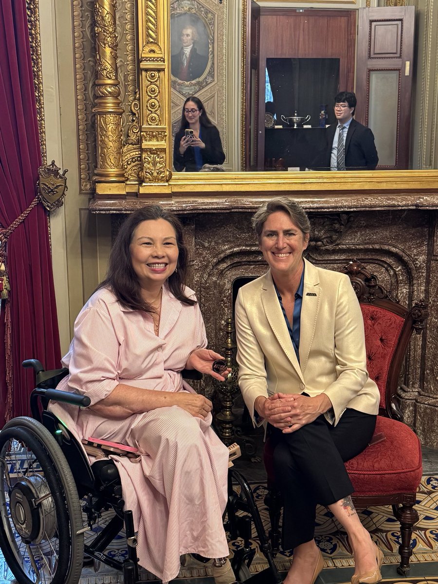 iava's tweet image. Two great meetings today with offices in the Senate. Thanks to @SenatorSlotkin and @SenDuckworth for your time and leadership!
PS we were proud to present Sen. Duckworth with an IAVA coin. 🙂