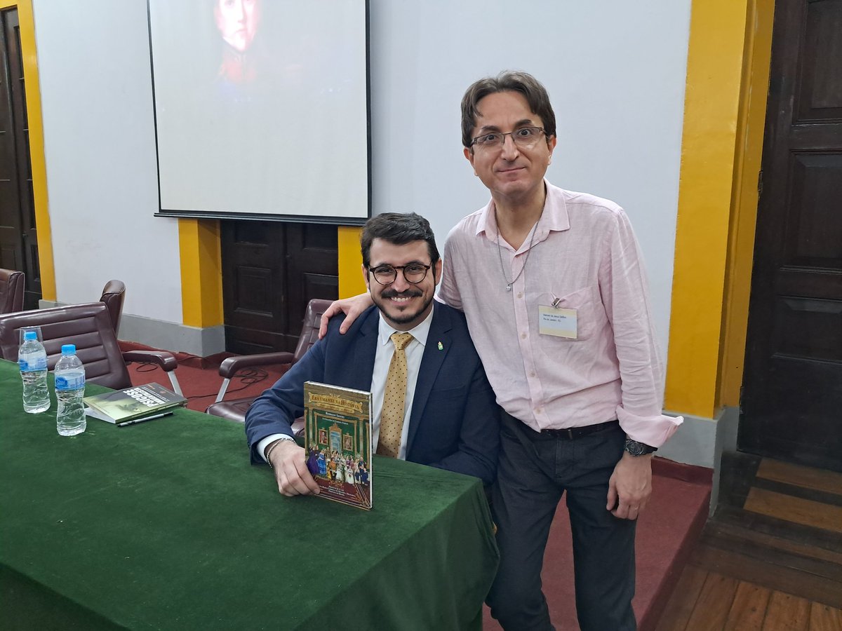 mjdelfino's tweet photo. @VonRegium @monarq_brasil Comprei o meu ali mesmo no XXXV Encontro Monárquico Nacional https://t.co/9iOkt3LTgI