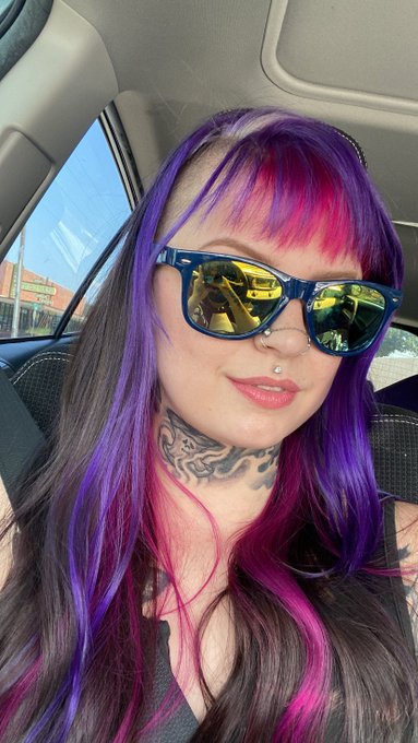 Watch She Devil 😈's leaked NSFW photo on TwXstars