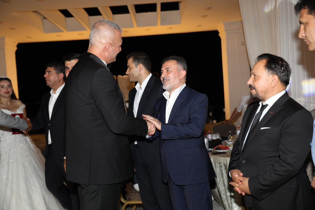 Oğlakkaya ailesinin kıymetli evladı Hatice ve önceki dönem Karataş Belediye Başkanımız Necip Topuz’un mutlu günlerine şahitlik ettik. Cenab-ı Allah hanelerine huzur ve bereket ihsan etsin.