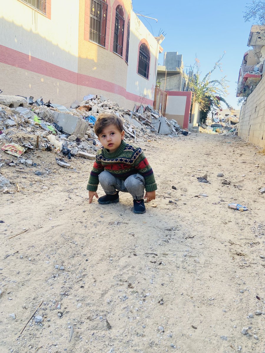 SQadih18061's tweet image. This family has lost everything and is in urgent need of help. They are struggling to provide basic necessities for their little one. Please consider donating or sharing their story. Every bit counts. gofund.me/7d0404db