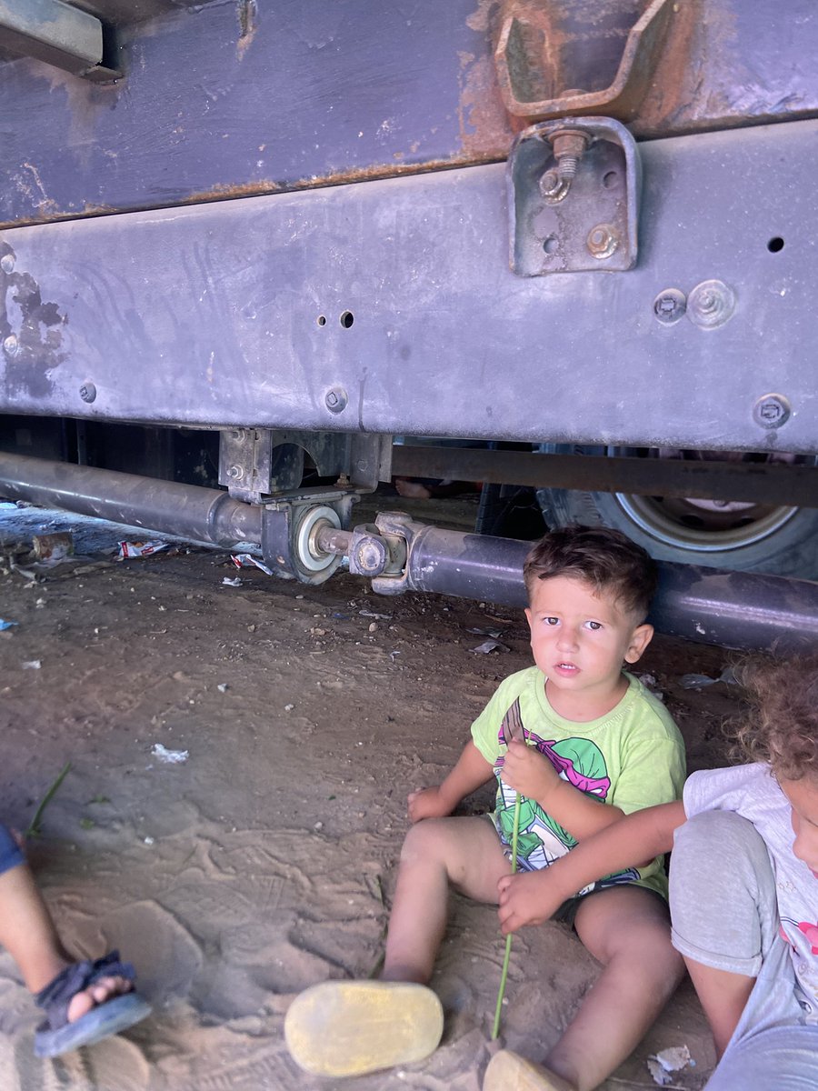 SQadih18061's tweet image. This family has lost everything and is in urgent need of help. They are struggling to provide basic necessities for their little one. Please consider donating or sharing their story. Every bit counts. gofund.me/7d0404db