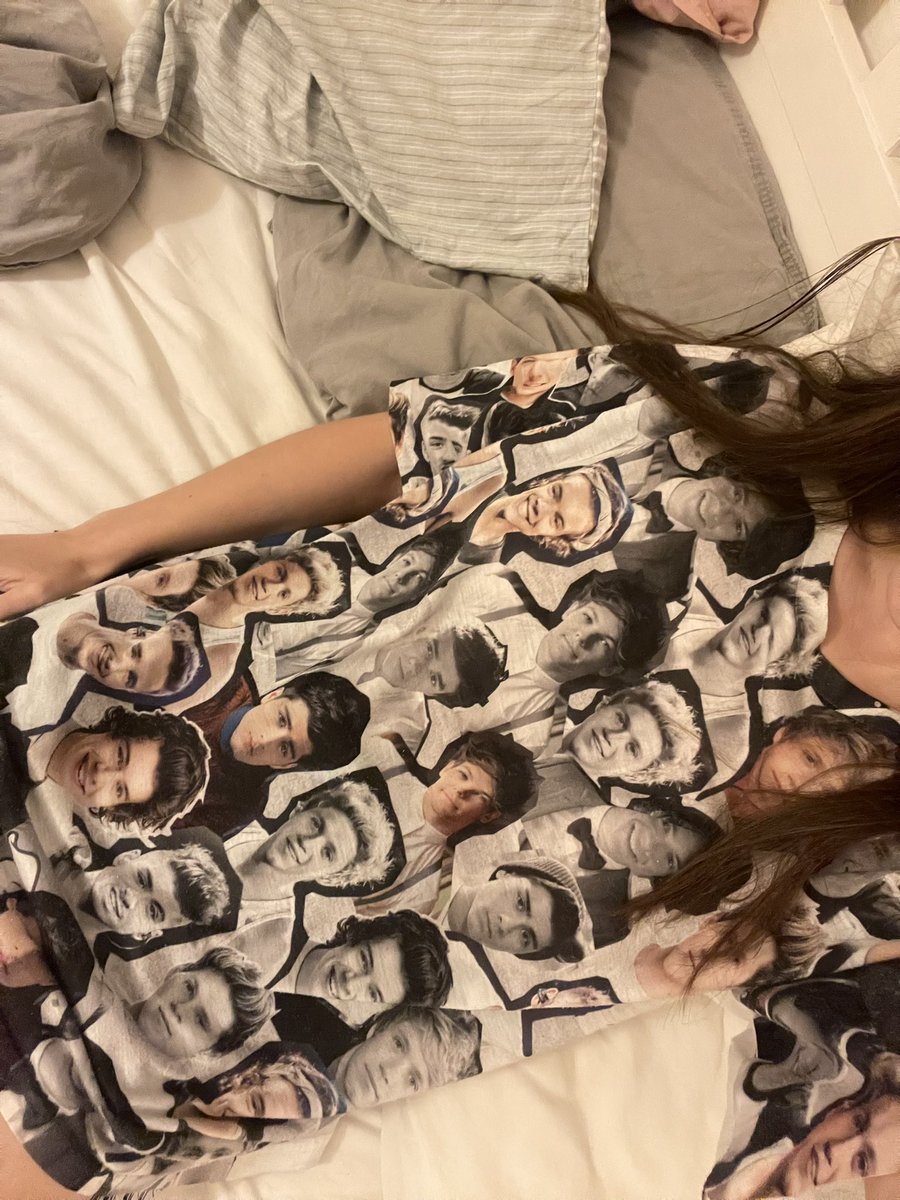 narryxzap's tweet photo. I sleep in this shirt to remind my boyfriend he’s got competition https://t.co/NQZvWbE6d9