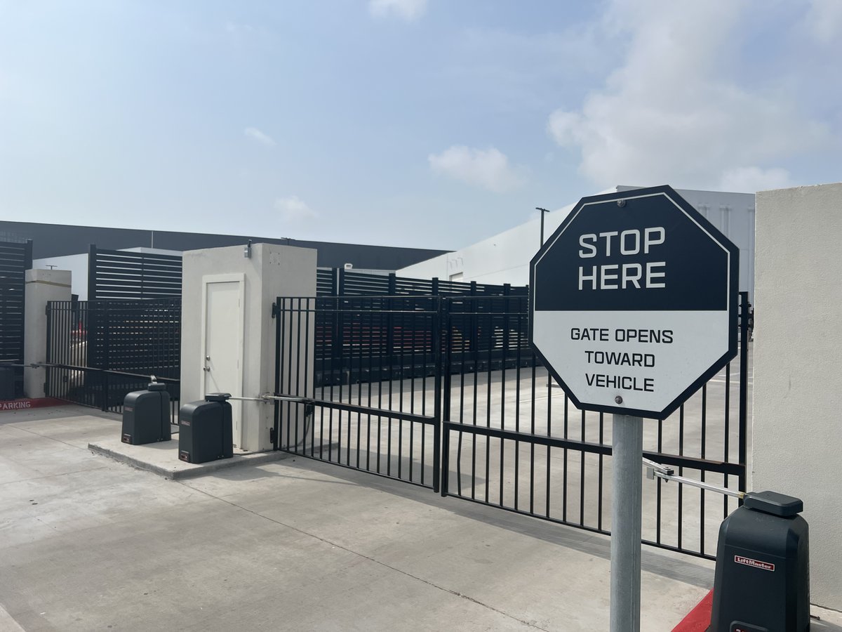 dmhj's tweet image. City says Starbase gates are now ‘operational’ valleycentral.com/news/local-new… via @CBS4RGV