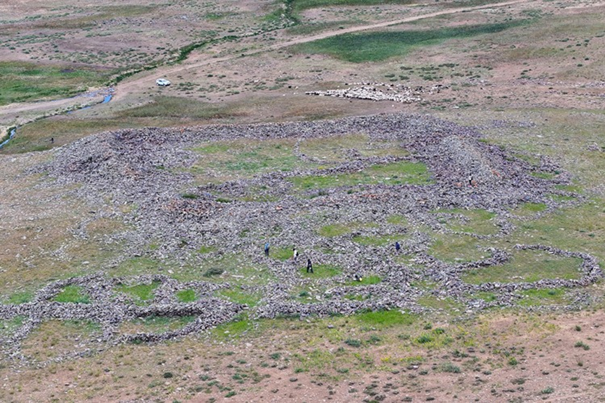 HeritageDaily's tweet image. Sprawling castle complex discovered on the Tirişin Plateau - #archaeology #archeology
loom.ly/AnGiiVA