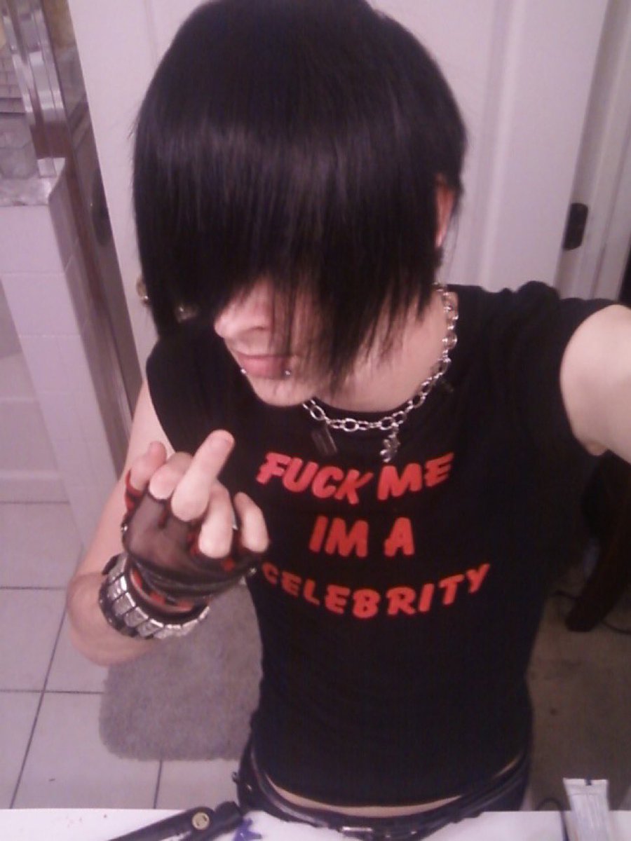 EM0 FRE☆KKS (@em0kks) on Twitter photo 