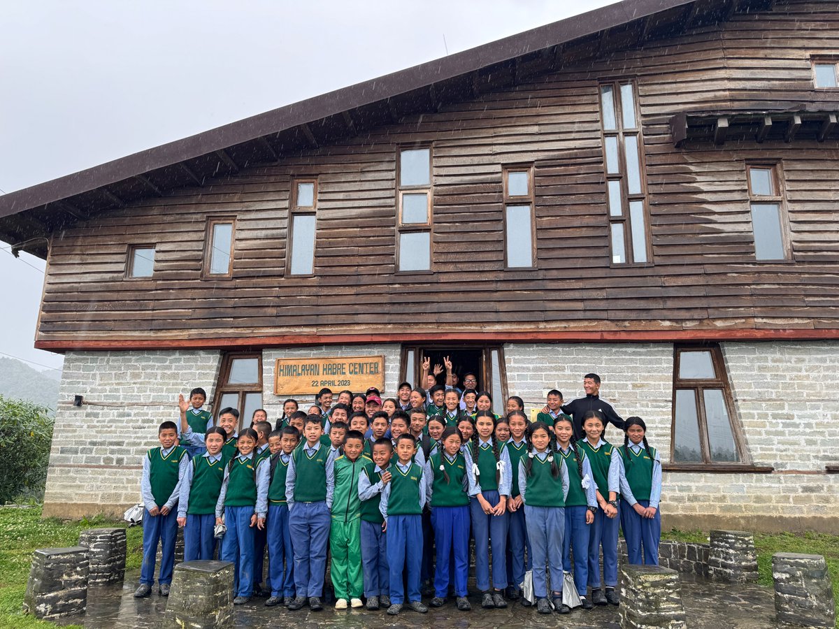 RedPandaNetwork's tweet image. “We Plant, We Care.” 🌱
☝That was the theme of our World Environment Day 2025 event at the Himalayan Habre Center (HHC), where students and teachers from Sangka Dechholing Gonpa School (SDGS) participated in tree-planting and other activities that promoted environmental…
