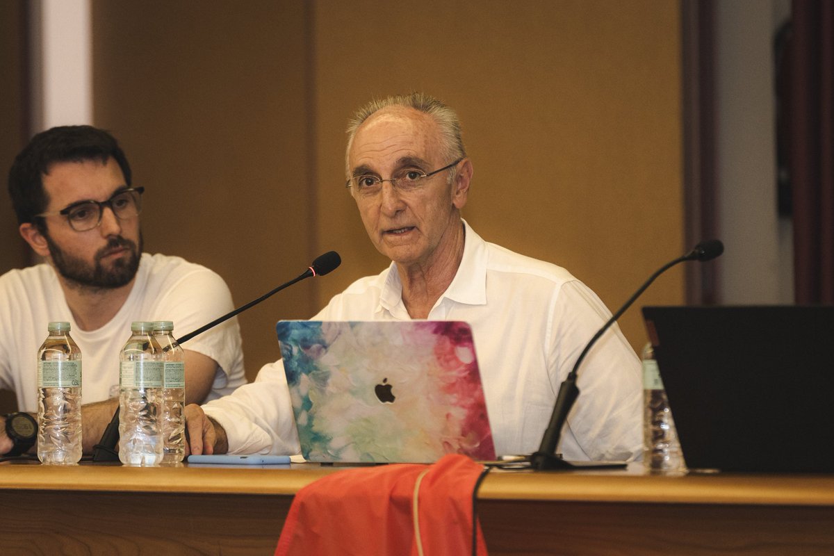 ✊ Et seguim, <a href="/jbagusti/">Joan-B Agusti Alfara</a>.

🔊 𝐏𝐫𝐞𝐬𝐢𝐝𝐞𝐧𝐭 𝐯𝐚𝐥𝐞𝐧𝐭 𝐢 𝐩𝐮𝐧𝐲𝐞𝐧𝐭

⚽ Per un futbol més just, per un altre futbol, per al nostre futbol!

#UnAltreFutbolÉsPossible #2RFEF3