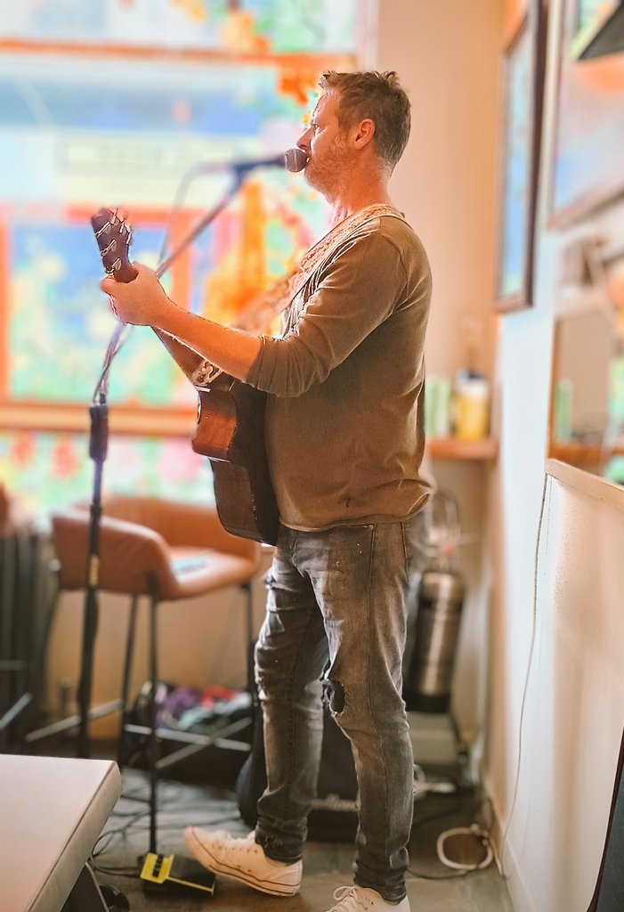 nolansister2's tweet image. Lovely evening.. . food, drinks and music 🍹🎶 ✨
#Ramsbottom