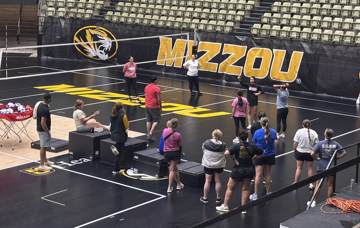 AVCAVolleyball's tweet image. Nearly 200 coaches were at the 2025 MHSVCA Clinic in Columbia earlier this week. The clinic included a number of presenters: Mizzou’s Dawn Sullivan and Wendel Alves Carmago, Louisiana Tech’s Scott Mattera, Adena Brewer of Ozark HS, and Eric Scherfenberg of Belton HS.
#WeAreAVCA