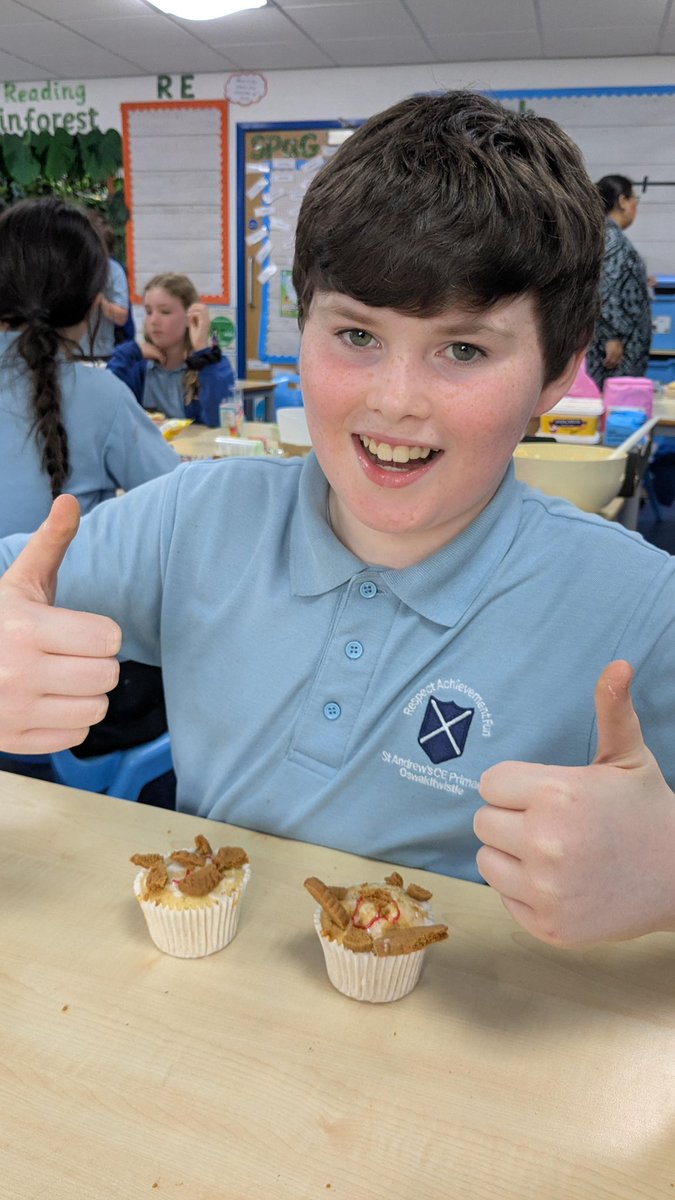 standrewscep's tweet image. Class 6a finished the final part of their baking maths project by decorating their cupcakes. 🌟