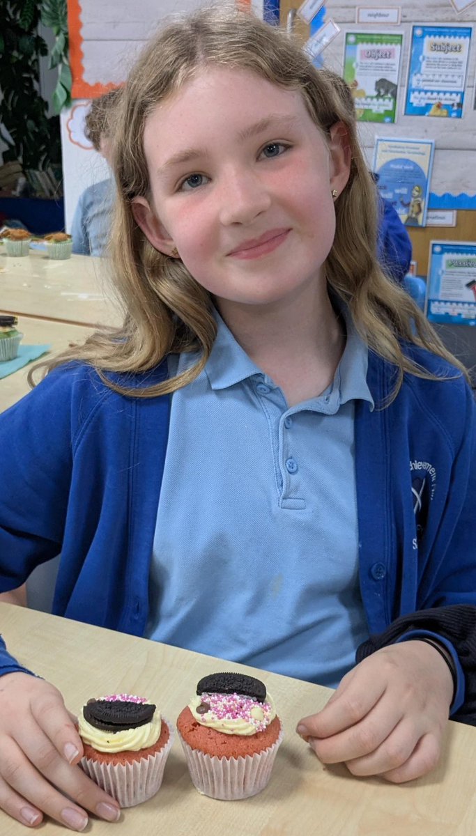 standrewscep's tweet image. Class 6a finished the final part of their baking maths project by decorating their cupcakes. 🌟
