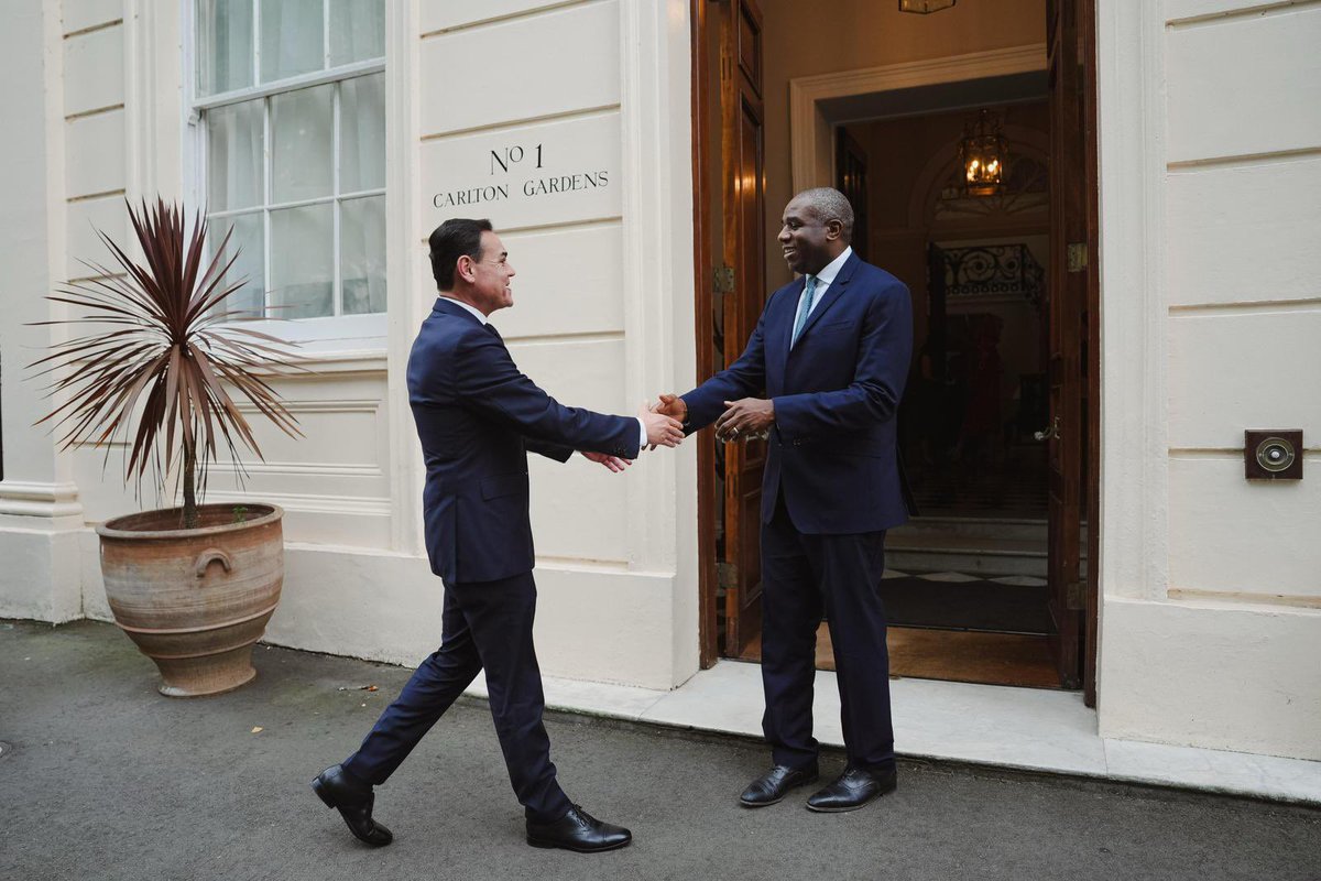 DavidLammy's tweet image. Paraguay is a valued partner to the UK.
Delighted to welcome @rramirezlezcano to London today, where we celebrated progress in our joint work across childcare reform, trade and climate, and signed a new charter committing to deepened cooperation. 🇬🇧🇵🇾