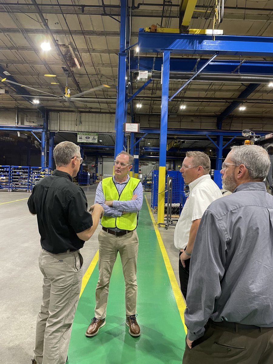 RepMann's tweet image. Agricultural retailers like @AGCOcorp are helping producers stay competitive by embracing innovative technology and precision solutions. I toured their Beloit facilities and heard more about how their work supports farmers across Kansas with the tools, inputs, and expertise they…