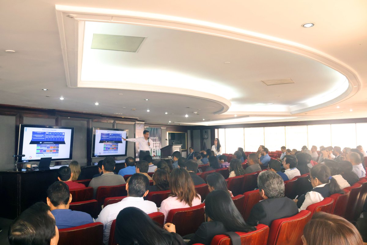 CNTinforma's tweet image. ¡La innovación para el sector público se dio cita  en #Guayaquil! 🚀 
En el #GoogleDay, compartimos escenario con @GoogleCloud_LA  y Globant  para presentar a la Procuraduría, SENAE, Empresa Pública del Agua y GADs, nuestro nuevo portafolio de servicios tecnológicos.✨