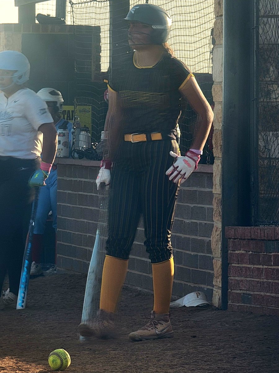 CeliaMarquez25's tweet image. I'm so excited to play in the Hector Flores Showcase tournament this weekend in El Paso TX! My uncles knew & played with "Hec" so I'm eager for this experience!
@CoachRC16 @CAASoftballAdv @TAMUKSB @AmberBurdge @paigeyadairr @NMStateSoftball #FastPitchSoftball @FLCSoftball