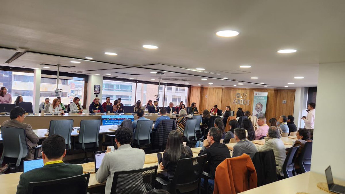 CNAB_ANDI's tweet photo. El #HubBioeconomía @ANDI_Colombia es una estrategia para acelerar la incorporación de bioproductos y soluciones bio desde la demanda de empresas y sectores, conectando #Competitividad  #sostenibilidad, contribuyendo a la hoja de ruta #BiodiversidadyEmpresa 🇨🇴 https://t.co/KPf4srzQHw