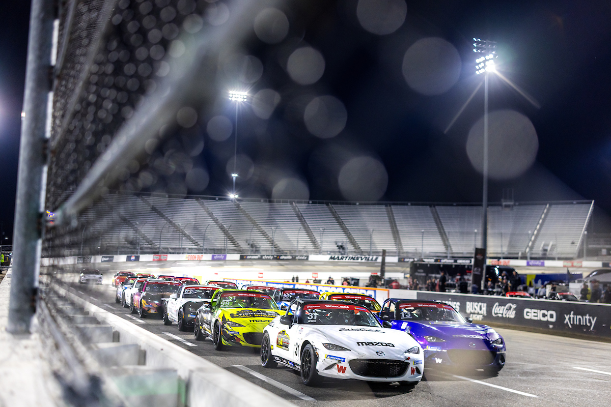 MazdaMX5Cup's tweet image. Tag a pro driver you want to see race #MX5Cup at @MartinsvilleSwy this October 👉