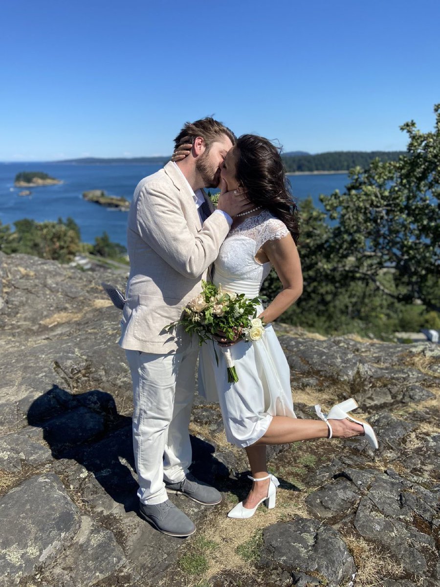 KatKanada_TM's tweet image. Hey.
I’m Kat Hemsley aka Kat Kanada
▪️✝️ conservative in 🇨🇦
▪️💍 to @realRyanHemsley
▪️ escaped communism
▪️truth seeker
▪️freedom enjoyer
▪️Lib triggerer
Thanks for being here w/ me.