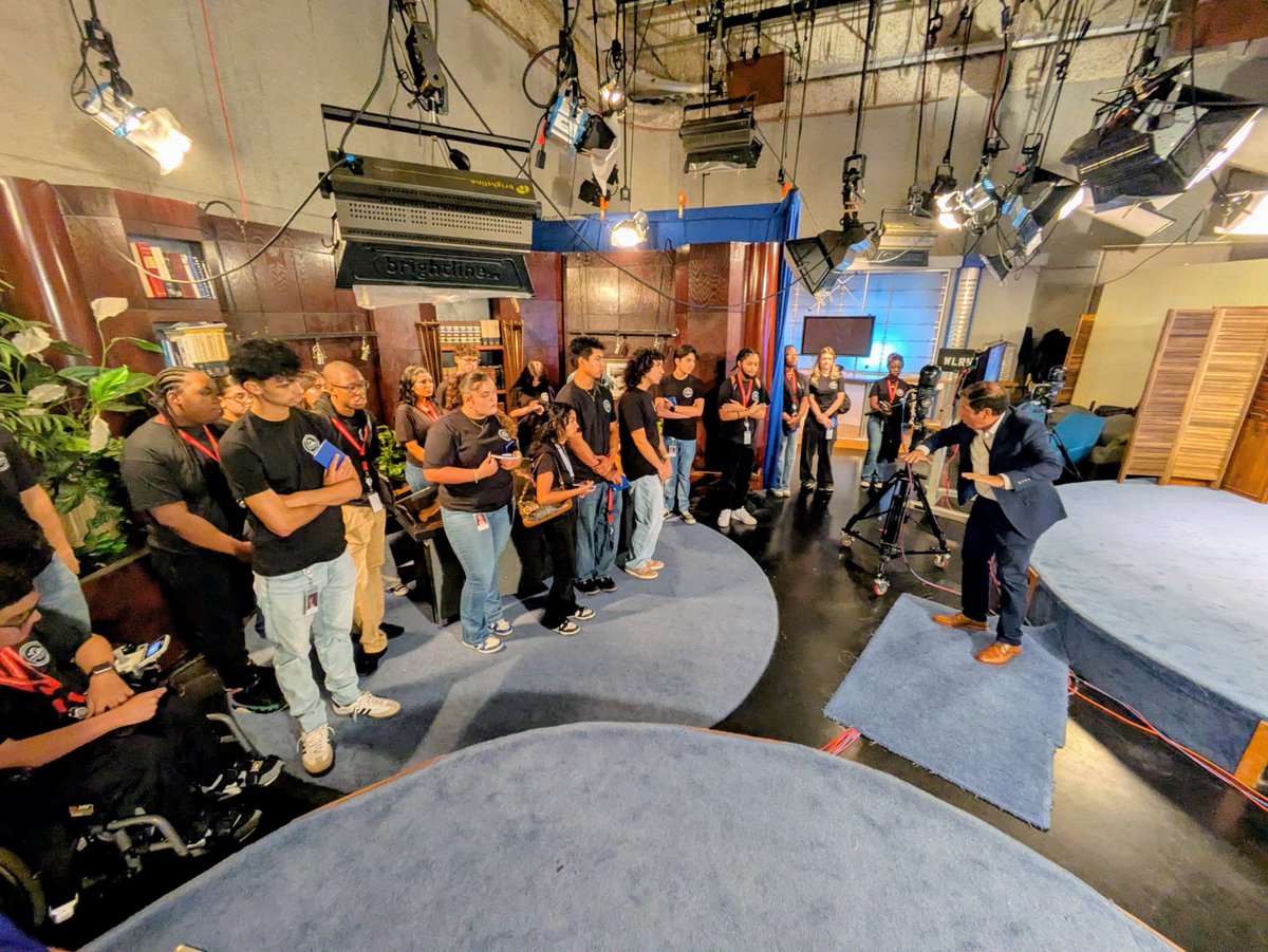 SuptDotres's tweet image. We're so proud of our @MDCPS student interns! A big thank you for all your hard work and growth in the Summer Youth Internship Program. You exemplify #YourBestChoiceMDCPS, and we’re excited for your bright futures.