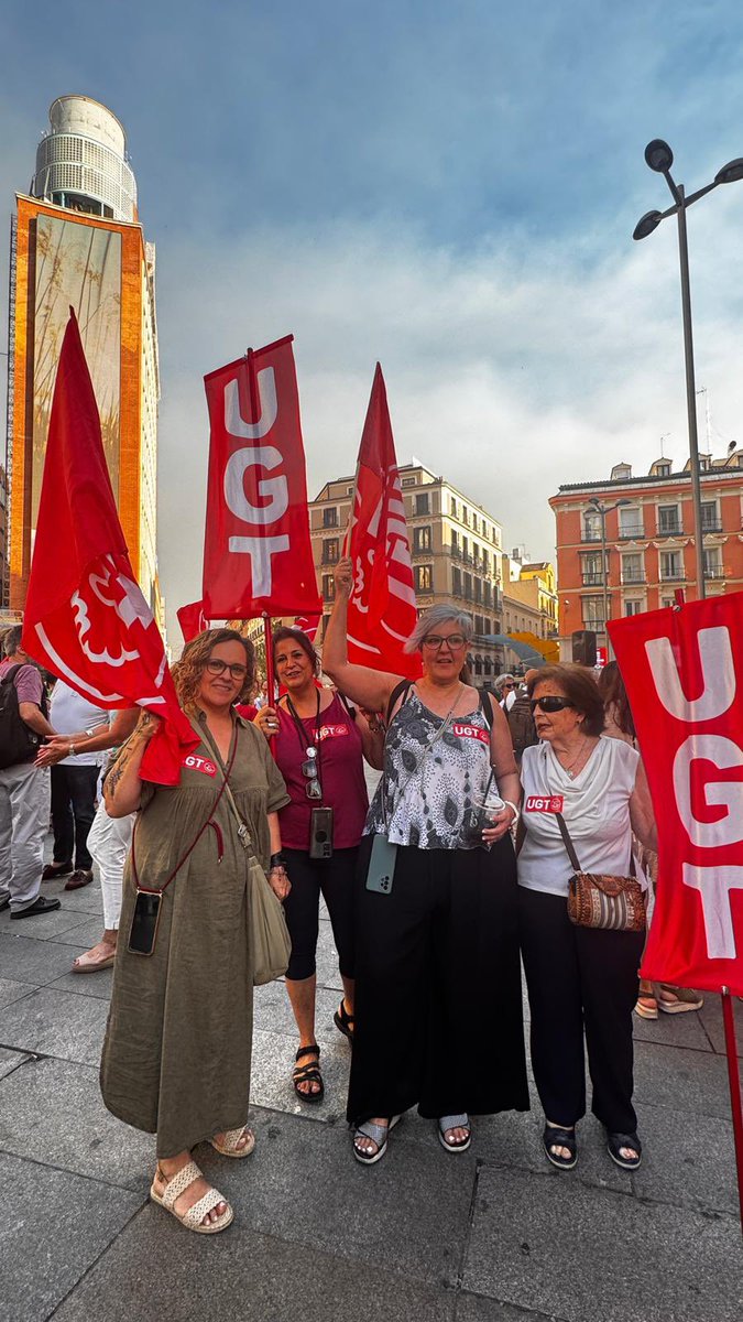 🗣️Defendamos juntos una sociedad donde quepan todas las personas, sin importar su origen, su color de piel o su cultura.
Porque los derechos humanos no se discuten: se garantizan.

#StopRacismo #ParemosElOdio #UGTMadrid #NiUnPasoAtrás #Convivencia #Antirracismo #NoAlFascismo