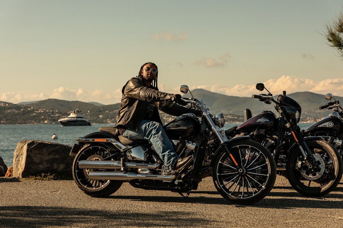 Oritse's tweet photo. OW X HD 🎬

St Tropez 📍

#HarleyDavidson
#OritséWilliams 

🎥 @jonkustom https://t.co/mVHufj6FLd